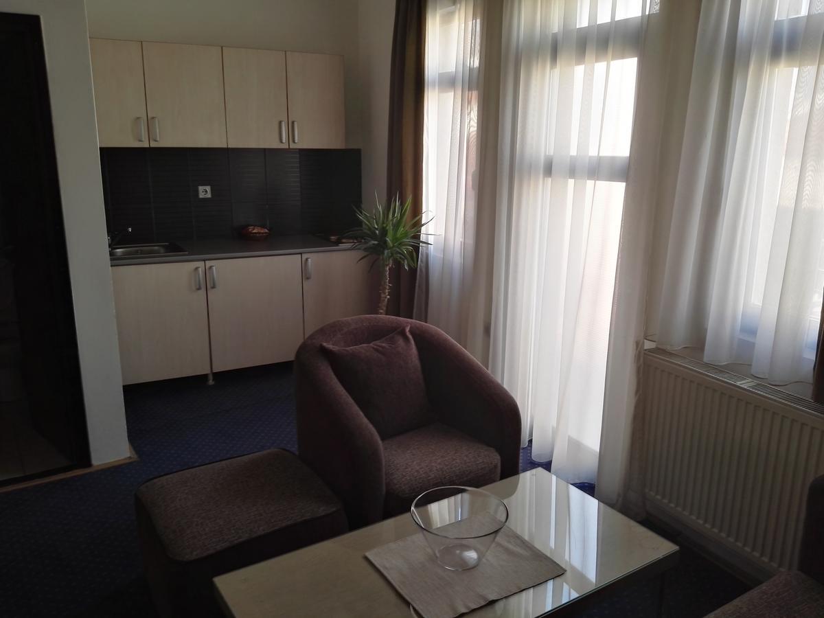 Guest House Amico Вранє Екстер'єр фото